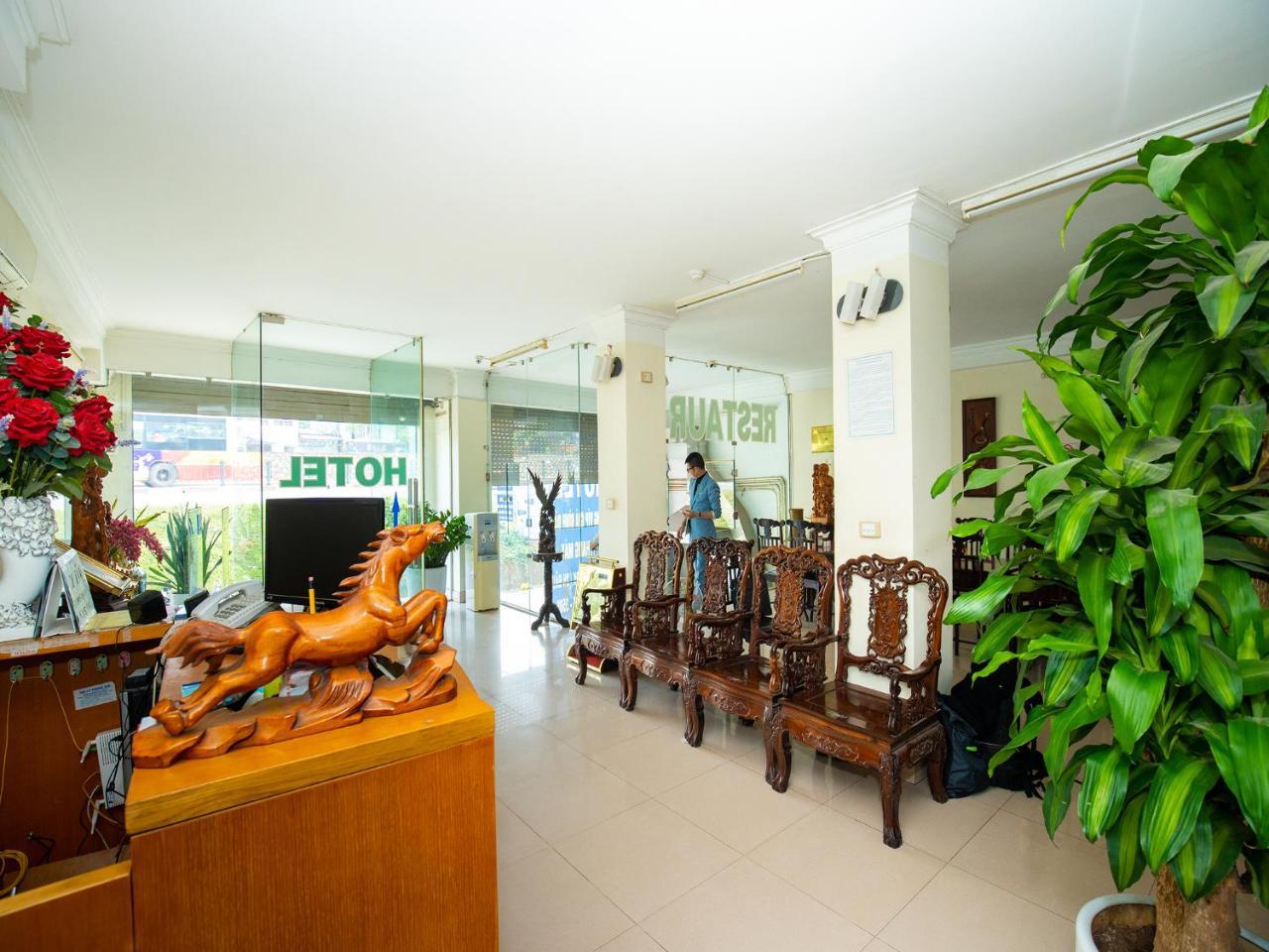 Ho Sen Xanh Hotel Hanói Exterior foto